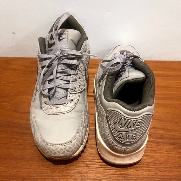 Nike Air Max 90 Wolf Grey Sneak Sneakers - Picture 1 of 3